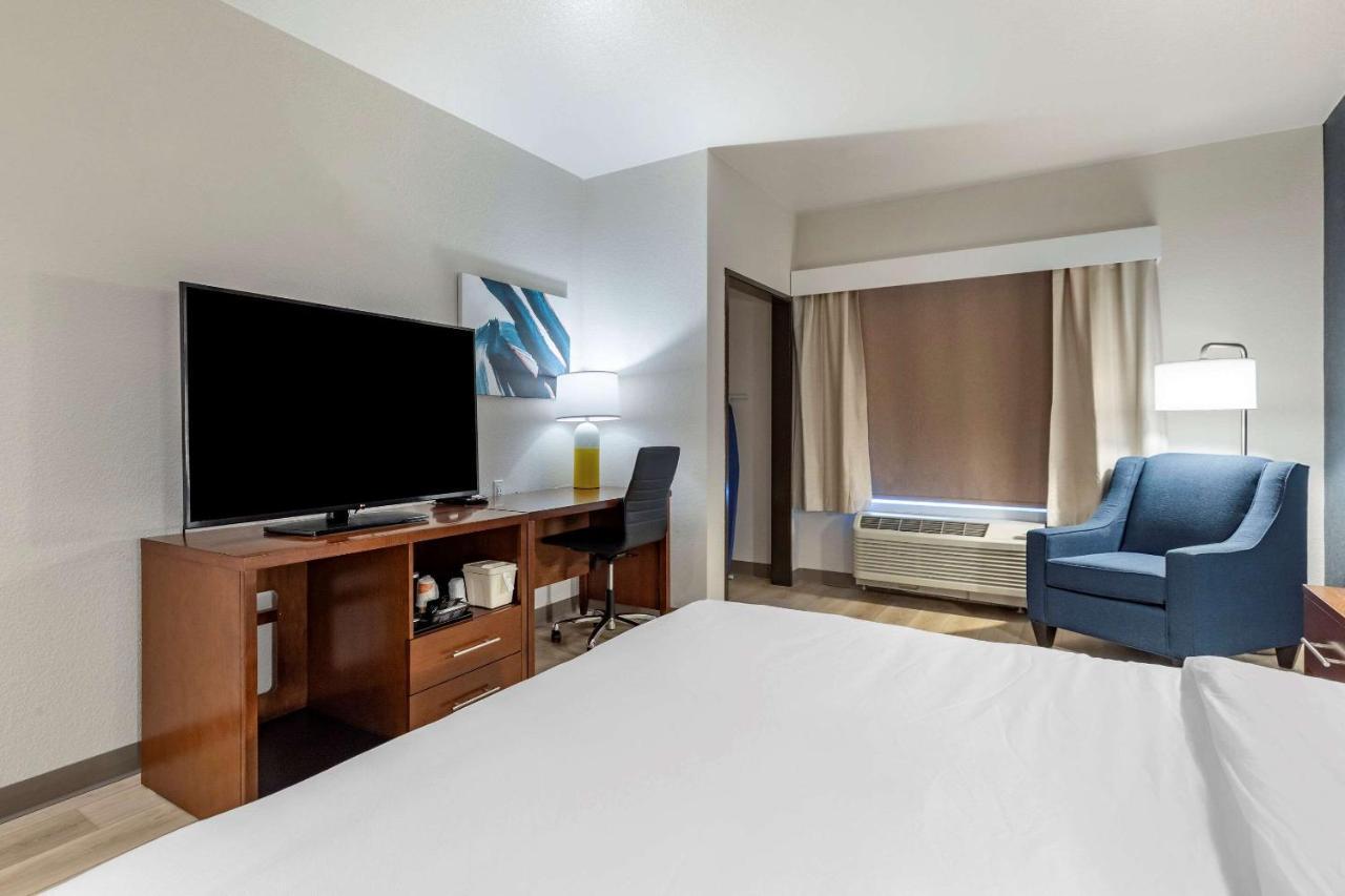 Comfort Inn & Suites Bennett Strasburg エクステリア 写真