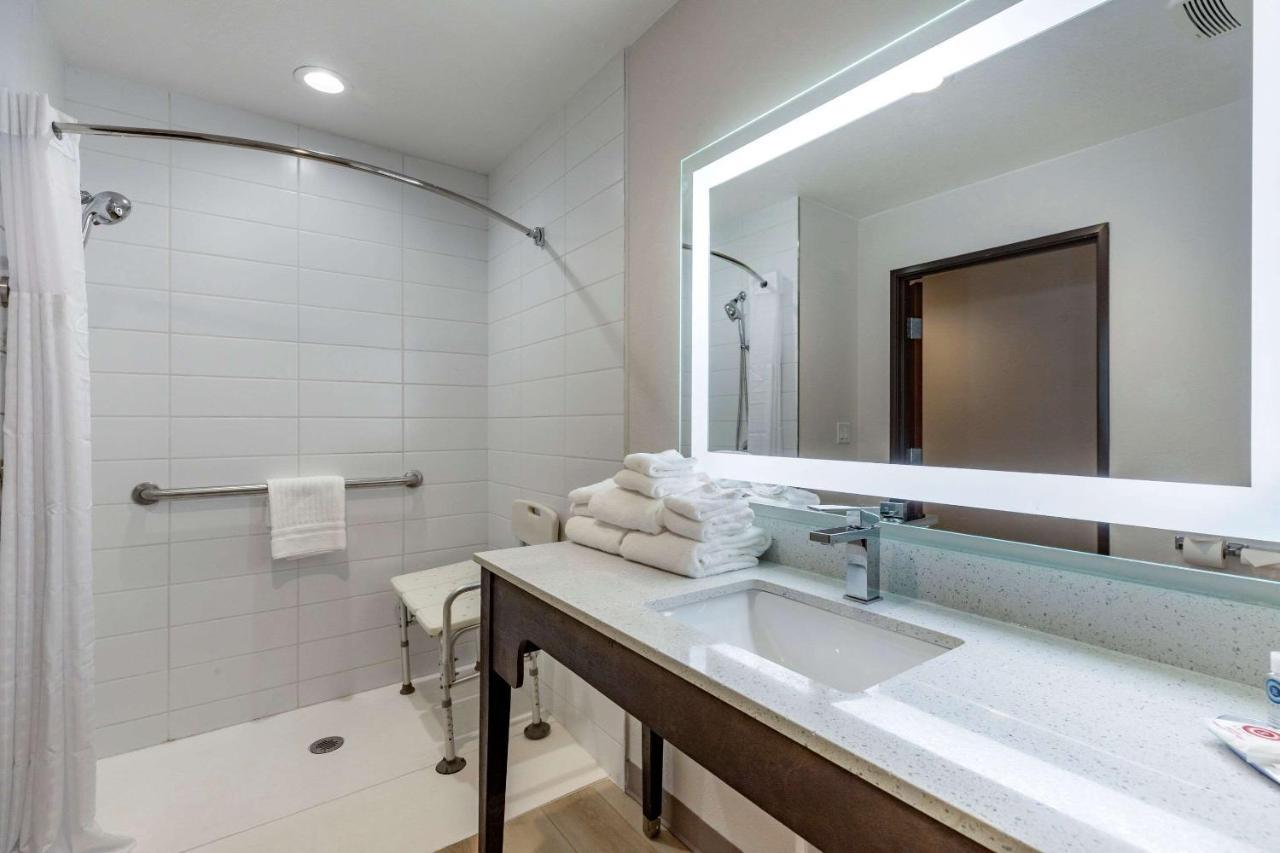 Comfort Inn & Suites Bennett Strasburg エクステリア 写真