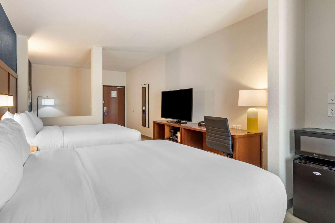 Comfort Inn & Suites Bennett Strasburg エクステリア 写真