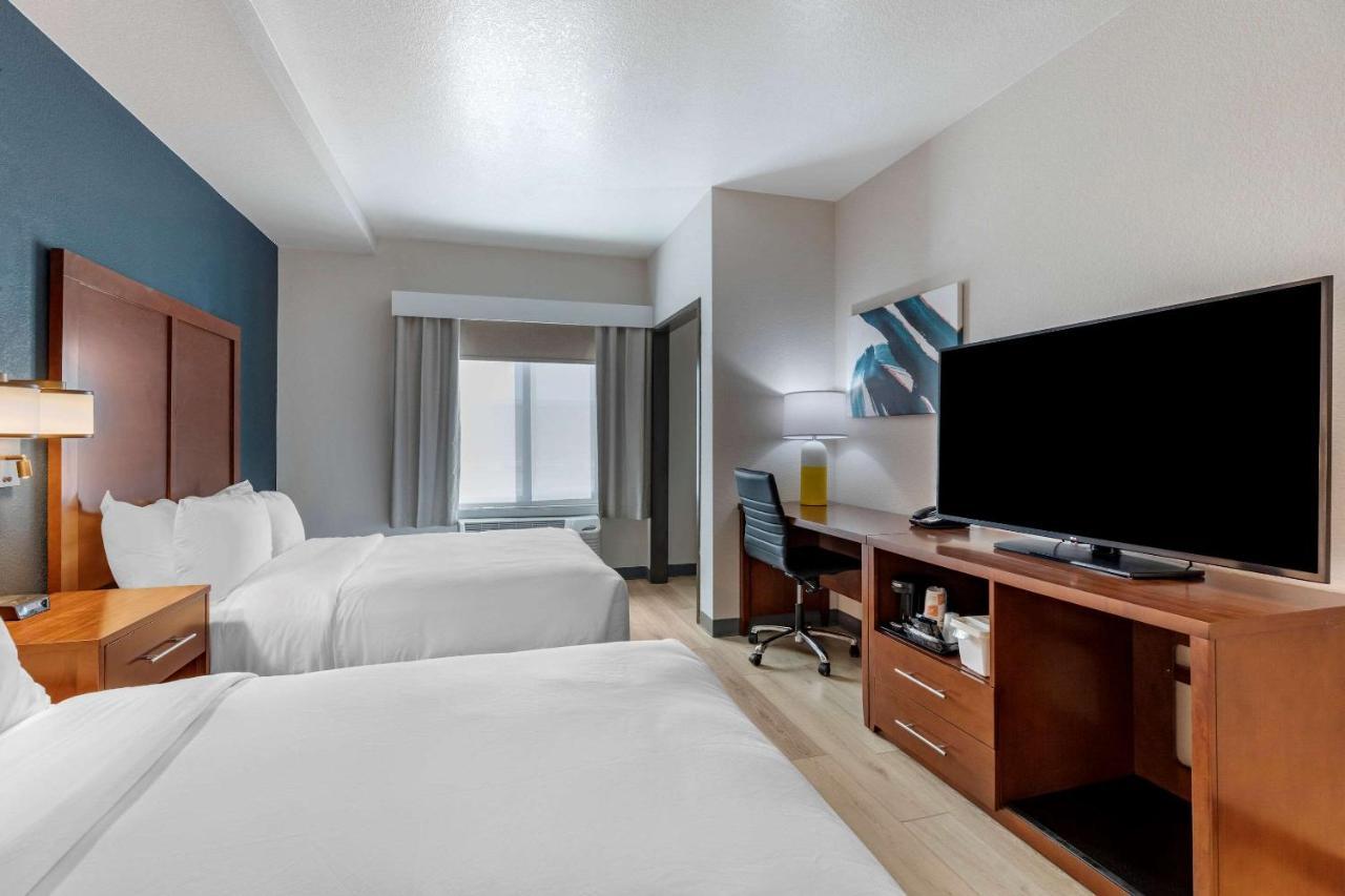 Comfort Inn & Suites Bennett Strasburg エクステリア 写真