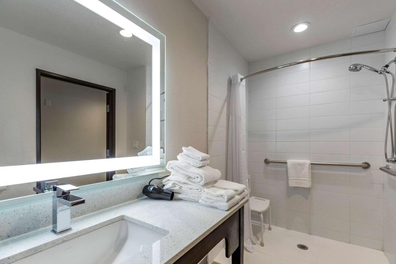 Comfort Inn & Suites Bennett Strasburg エクステリア 写真