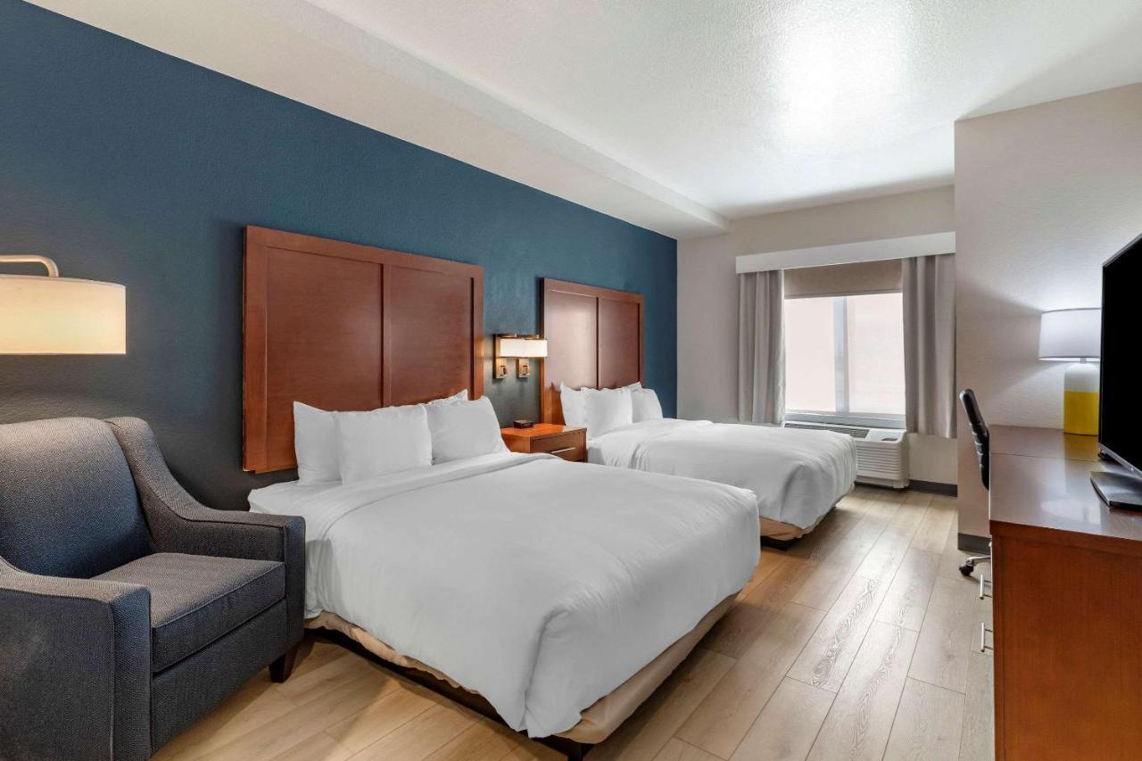 Comfort Inn & Suites Bennett Strasburg エクステリア 写真
